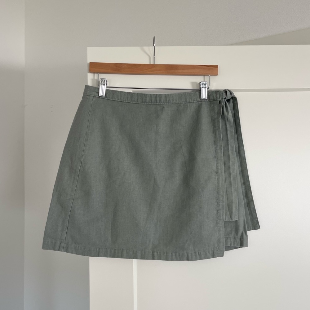 A&F mini skirt